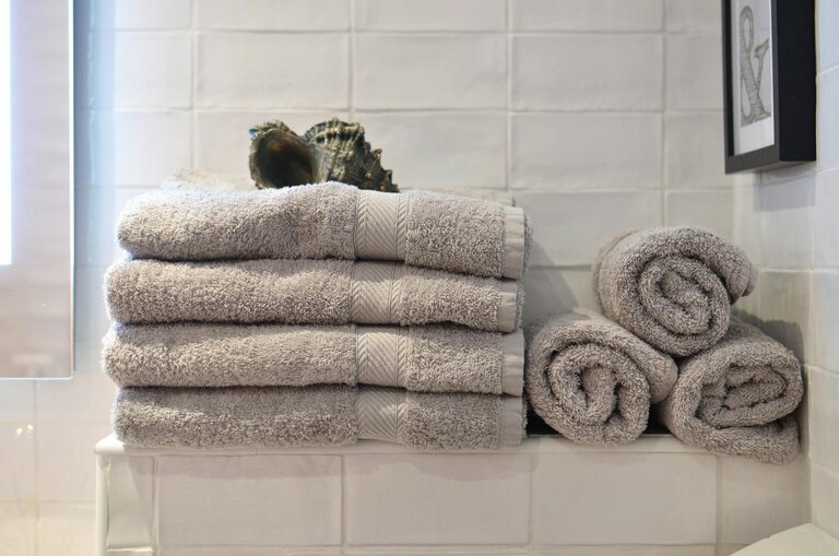 How to Keep Towels Fresh and Fluffy: Easy Tips for Everyday Care