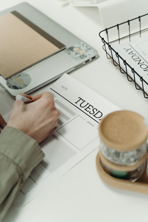 How to Set Realistic Weekly Goals for Success and Productivity